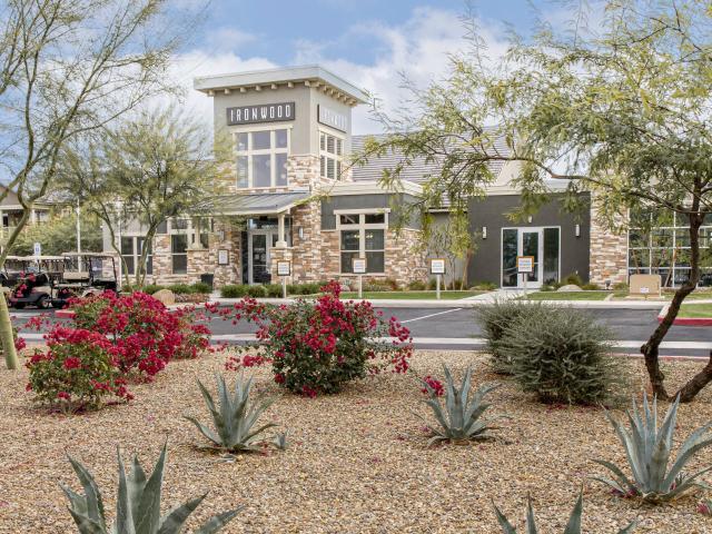 3 BR, 2 BA Apartment 24025 N 23rd Ave Unit 02207, Phoenix, AZ 85085