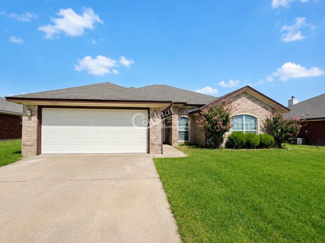 3 BR, 2 BA Apartment 2405 Wisteria Ln Killeen, TX 76549