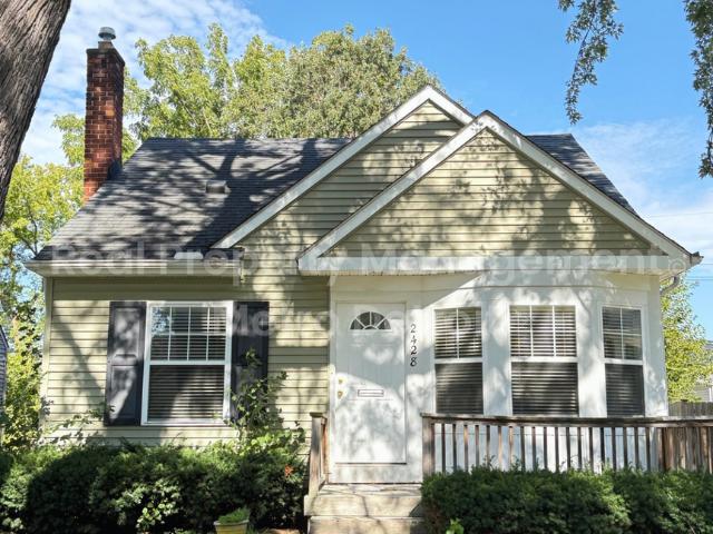 3 BR, 2 BA Apartment 2428 Columbia, Berkley, MI 48072