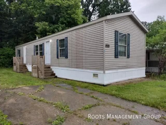 3 BR, 2 BA Apartment 2433 Beverly, Flint, MI 48504