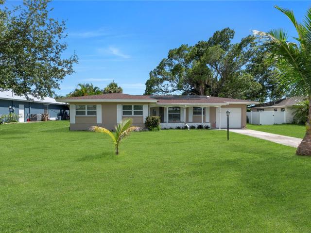 3 BR, 2 BA Apartment 246 Southeast 44th Street, Cape Coral, FL 33904