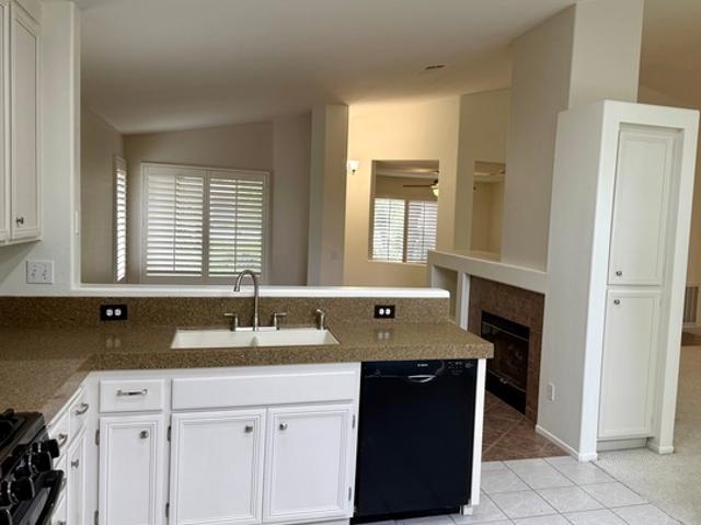 3 BR, 2 BA Apartment 2471 Marigold Way, Corona, CA 92881