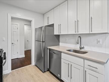 3 BR, 2 BA Apartment 24 Hillside Avenue Unit A1, Montclair, NJ 07042