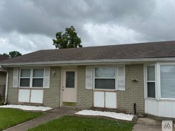 3 BR, 2 BA Apartment 2505 Joy Ann Drive, Marrero, LA 70072