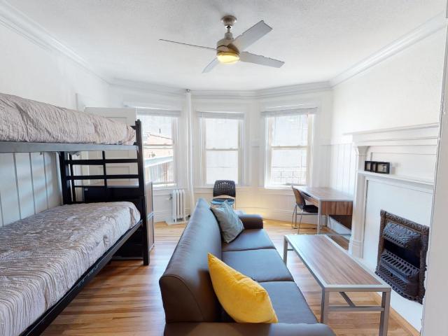 3 BR, 2 BA Apartment 2510 Bancroft Way Unit 304, Berkeley, CA 94704