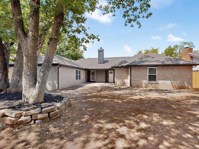 3 BR, 2 BA Apartment 2511 Tanglewood Dr, Grapevine, TX 76051