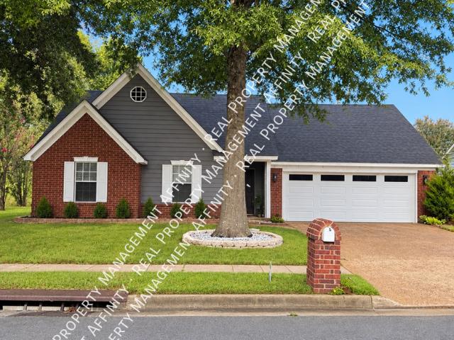 3 BR, 2 BA Apartment 2539 Appling Crest Drive, Memphis, TN 38133