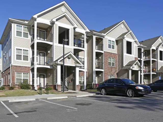 3 BR, 2 BA Apartment 2540 Bluffs View Drive Unit 22400, Raleigh, NC 27610