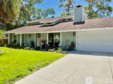 3 BR, 2 BA Apartment 2568 Lords Lane, Sarasota, FL 34231