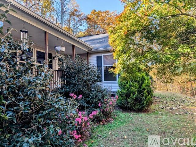 3 BR, 2 BA Apartment 25 Silver Maple Ln, Rabun Gap, GA 30568