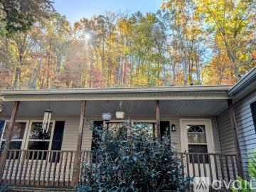 3 BR, 2 BA Apartment 25 Silver Maple Ln, Rabun Gap, GA 30568