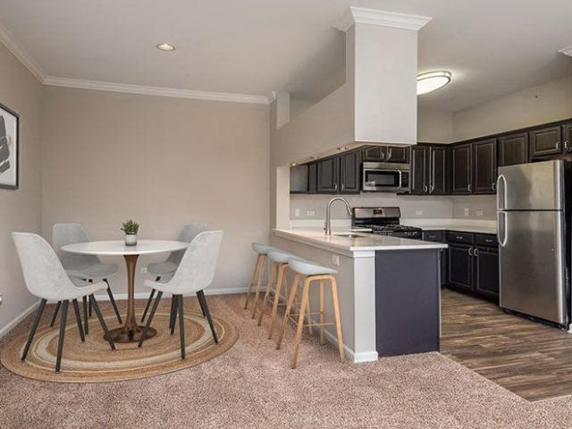 3 BR, 2 BA Apartment 2604 Rockport Lane Unit 21 102, Naperville, IL 60564