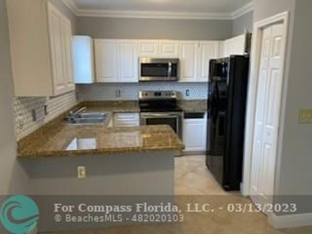 3 BR, 2 BA Apartment 2615 Northeast 4th St, Homestead, FL 33033