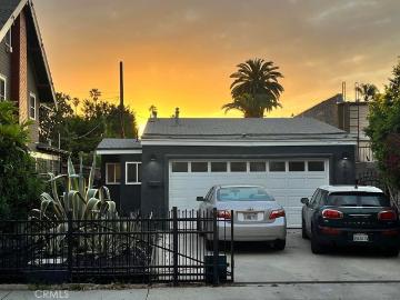 3 BR, 2 BA Apartment 2615 Van Buren Place, Los Angeles, CA 90007