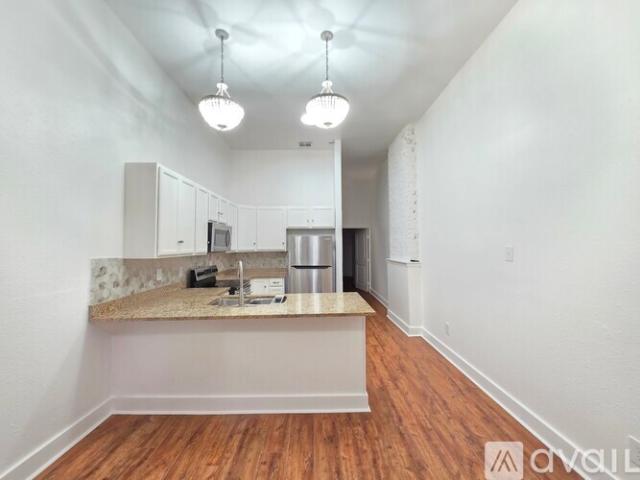3 BR, 2 BA Apartment 2622 Palmyra St, Unit 2622, New Orleans, LA 70119