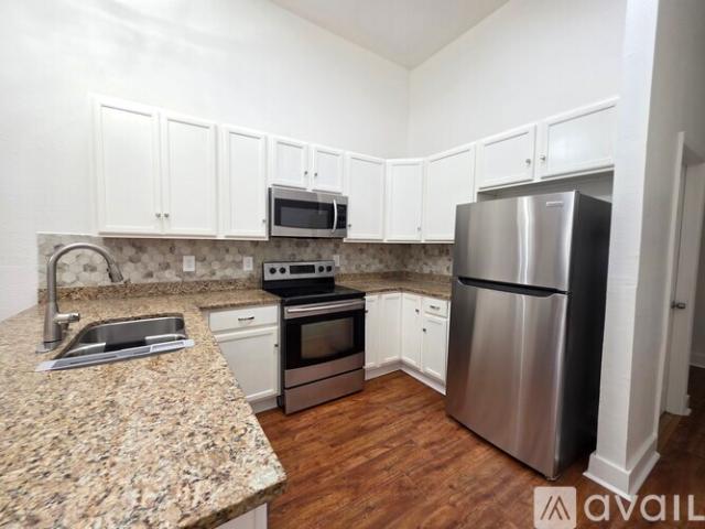 3 BR, 2 BA Apartment 2622 Palmyra St, Unit 2622, New Orleans, LA 70119