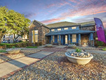 3 BR, 2 BA Apartment 2631 John West Road Unit 4 403, Dallas, TX 75228