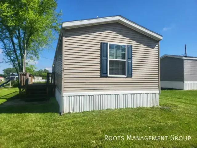 3 BR, 2 BA Apartment 2717 Groveland Street, Middletown, OH 45042