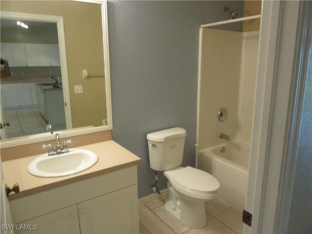 3 BR, 2 BA Apartment 271 Southwest 4th Street, Cape Coral, FL 33991