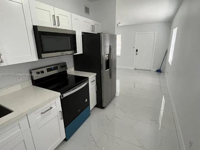 3 BR, 2 BA Apartment 2726 Northwest 4th Court, Pompano Beach, FL 33069