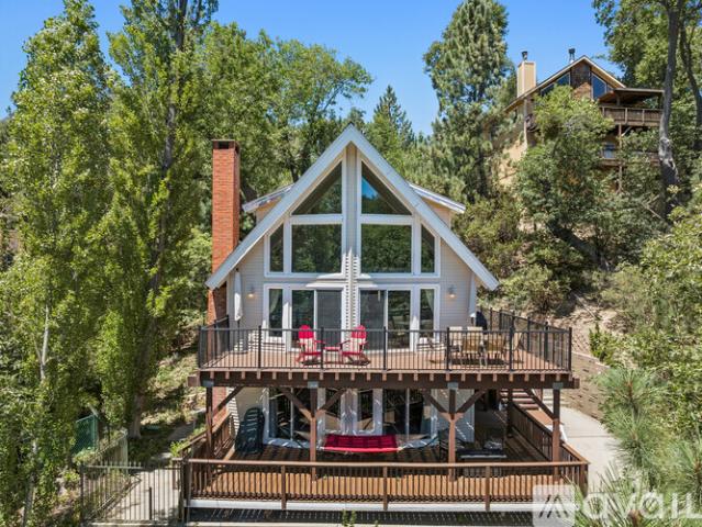 3 BR, 2 BA Apartment 27602 W Shore Rd, Lake Arrowhead, CA 92352