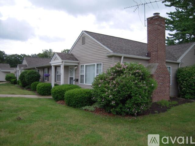 3 BR, 2 BA Apartment 27635 Caroline Cir, Unit 610 D, Westlake, OH 44145