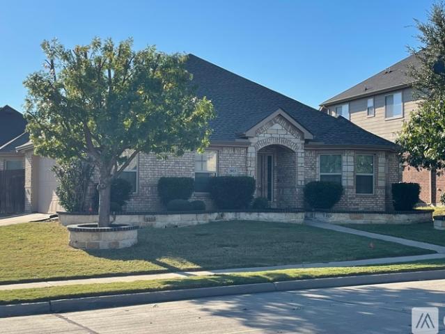 3 BR, 2 BA Apartment 2823 Oak Glen Court, Grand Prairie, TX 75052
