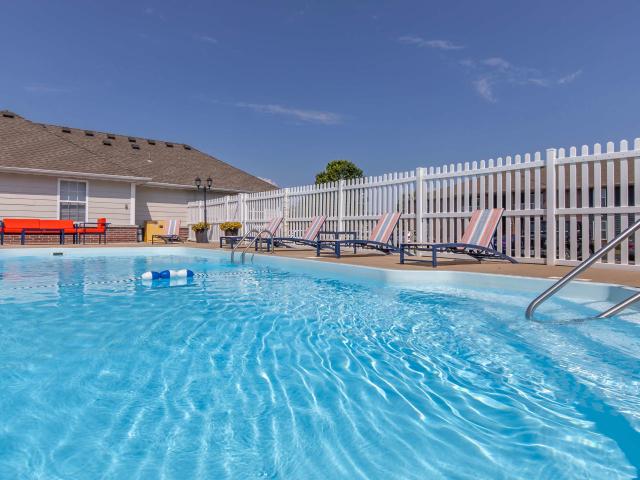 3 BR, 2 BA Apartment 2828 S Nettleton Ave Unit 307, Springfield, MO 65807