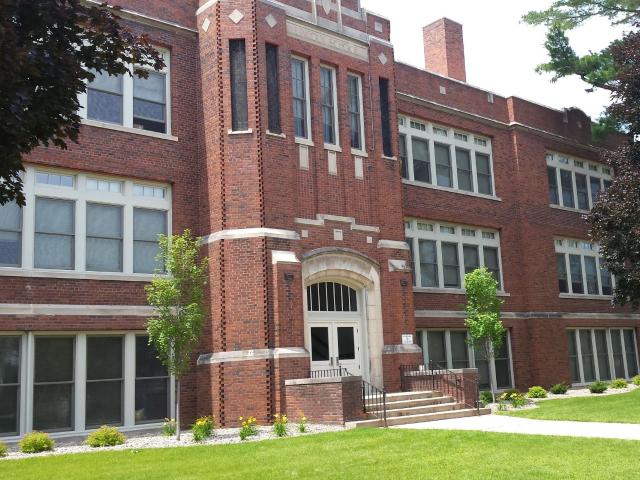 3 BR, 2 BA Apartment 289 E. Huron Street, Berlin, WI 54923