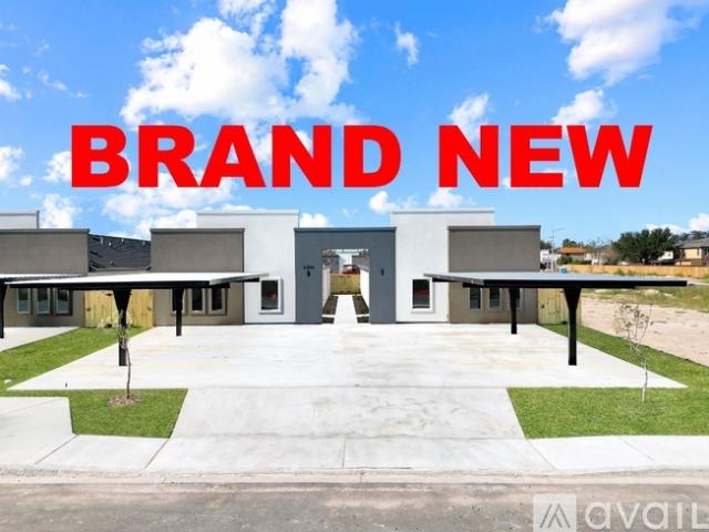 3 BR, 2 BA Apartment 2900 S Links Dr, Unit 2, Edinburg, TX 78542
