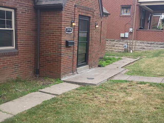 3 BR, 2 BA Apartment 2916 Willett Road, Pittsburgh, PA 15227