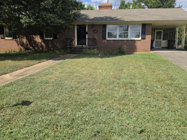 3 BR, 2 BA Apartment 2921 Birchwood Dr, Winston Salem, NC 27103
