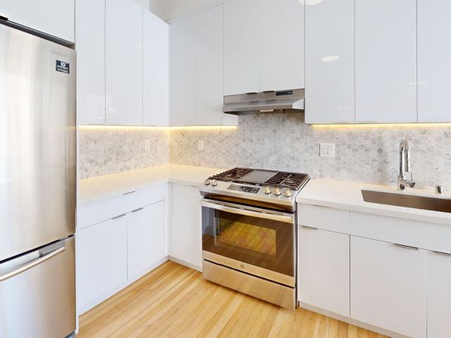 3 BR, 2 BA Apartment 2942 Franklin St, San Francisco, CA 94123