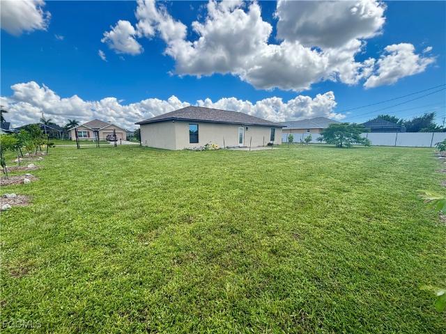 3 BR, 2 BA Apartment 2948 Southwest 6th Avenue, Cape Coral, FL 33914