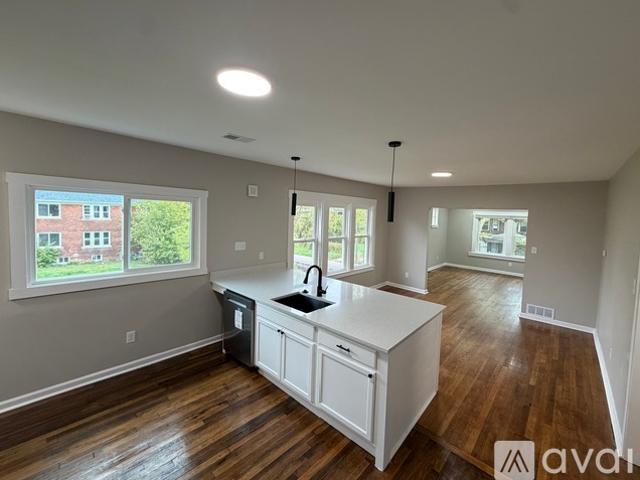 3 BR, 2 BA Apartment 2991 Hogarth St, Unit UL, Detroit, MI 48206