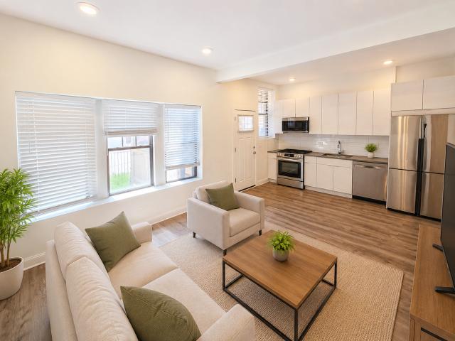 3 BR, 2 BA Apartment 2991 North Lawndale, Chicago, IL 60618