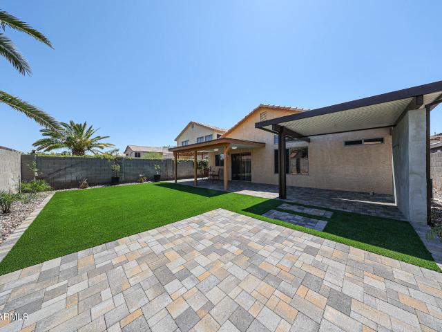 3 BR, 2 BA Apartment 20007 North 20th Way, Phoenix, AZ 85024