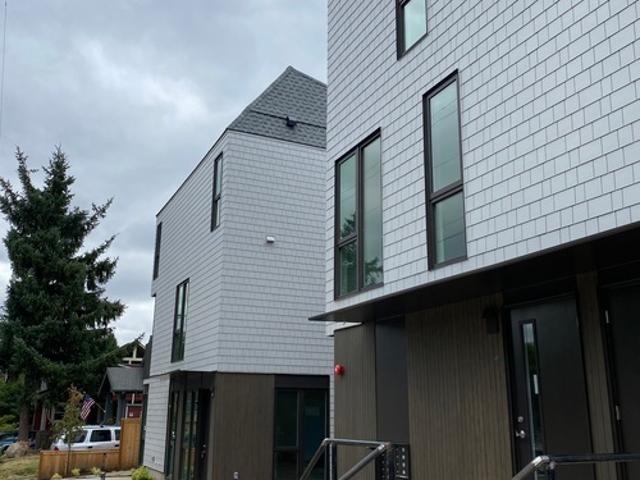 3 BR, 2 BA Apartment 2000 SE Tacoma St, Unit 3, Portland, OR 97202