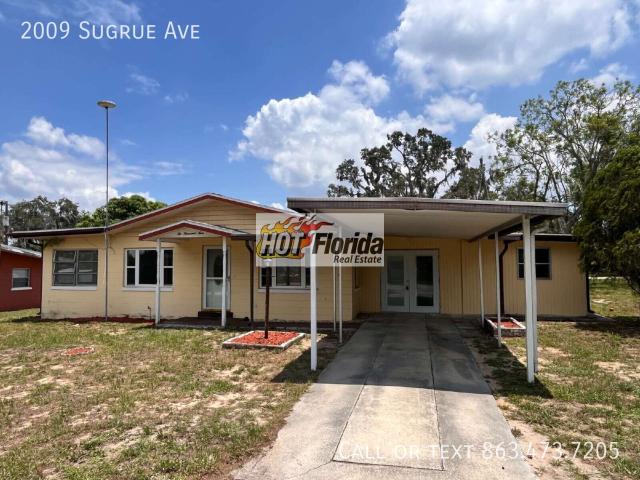 3 BR, 2 BA Apartment 2009 Sugrue Ave, Sebring, FL 33870