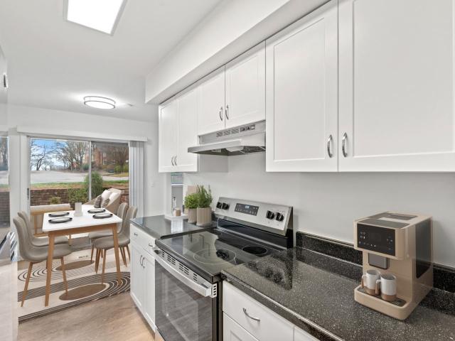 3 BR, 2 BA Apartment 200 W Galbraith Rd Unit 03904, Cincinnati, OH 45215