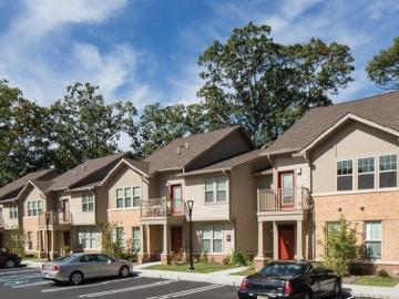 3 BR, 2 BA Apartment 200 Justin Court, Flemington, NJ 08822