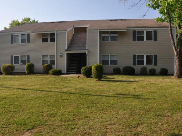 3 BR, 2 BA Apartment 200 S. Beverly Ln Greer, SC 29650