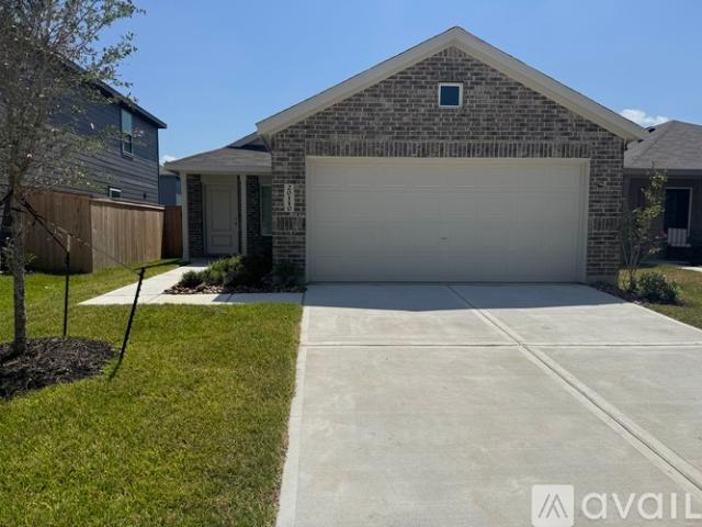 3 BR, 2 BA Apartment 20110 White Dove Dr, Crosby, TX 77532