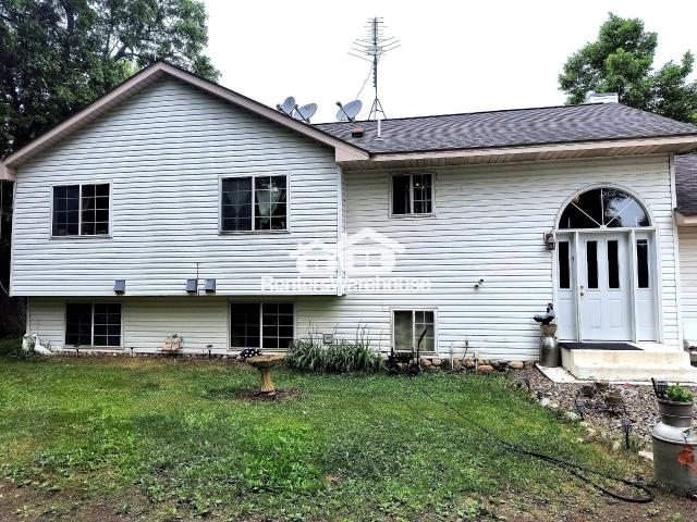 3 BR, 2 BA Apartment 20245 Ann River Dr, Mora, MN 55051