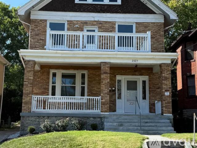 3 BR, 2 BA Apartment 2025 Burnet Avenue, Unit Unit 2, Cincinnati, OH 45219