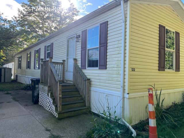 3 BR, 2 BA Apartment 202 West Main Road, Conneaut, OH 44030