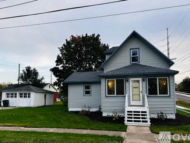3 BR, 2 BA Apartment 202 Maple Street, Three Oaks, MI 49128