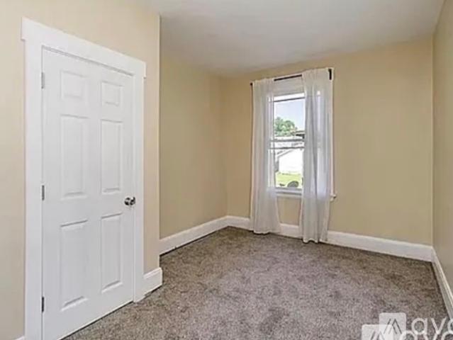 3 BR, 2 BA Apartment 2033 Weyer Avenue, Unit 2, Norwood, OH 45212