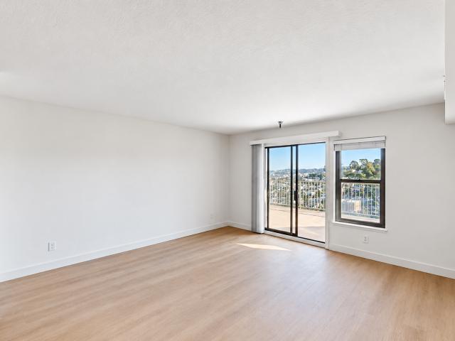3 BR, 2 BA Apartment 2037 Castro St, San Francisco, CA 94131