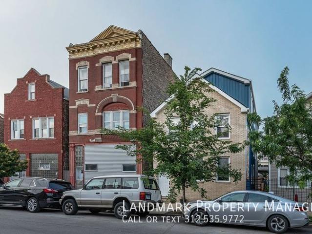3 BR, 2 BA Apartment 2038 W 21st St, Chicago, IL 60608